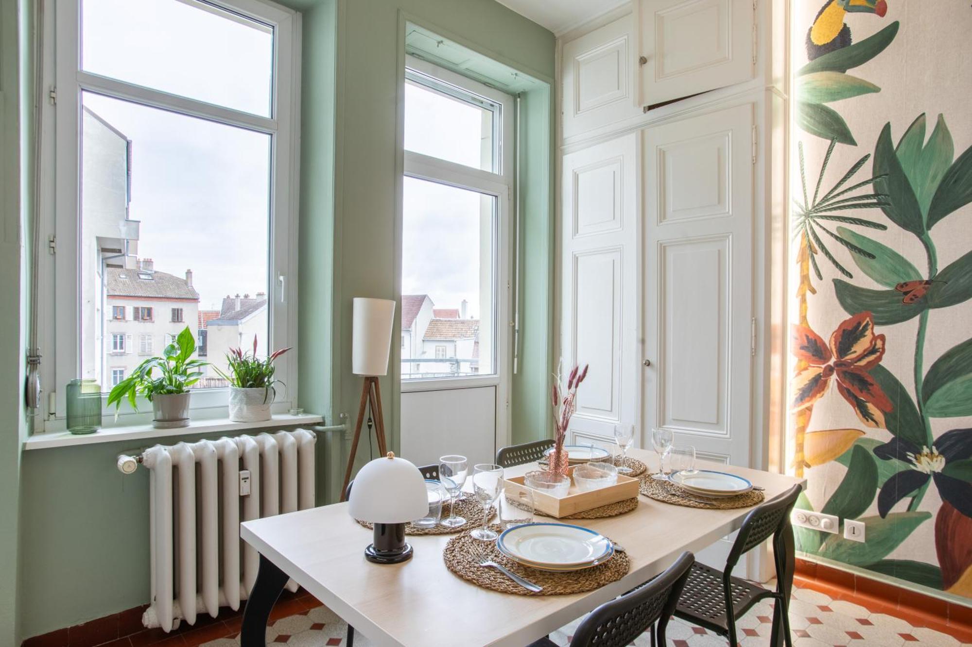 Bel Centre-ville Apartment *